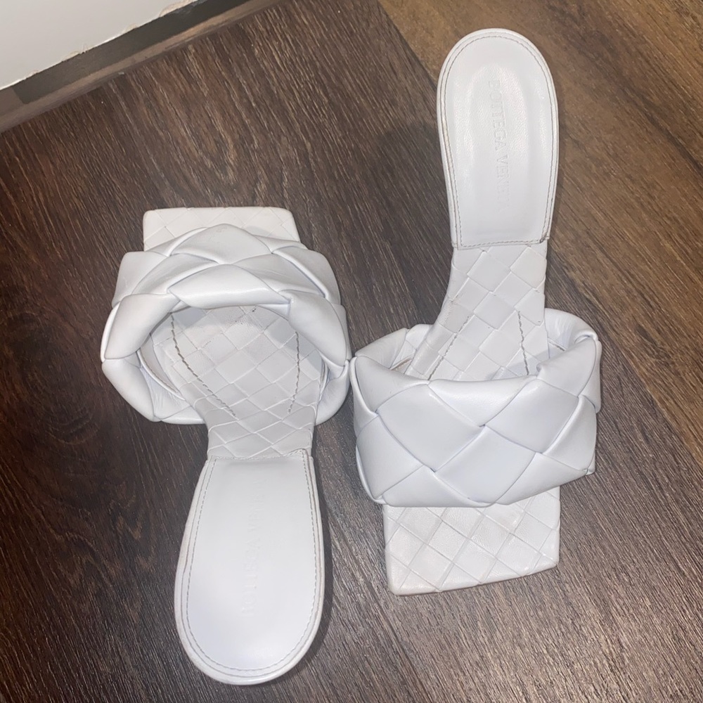 bottega veneta white genuine leather sandal size 40